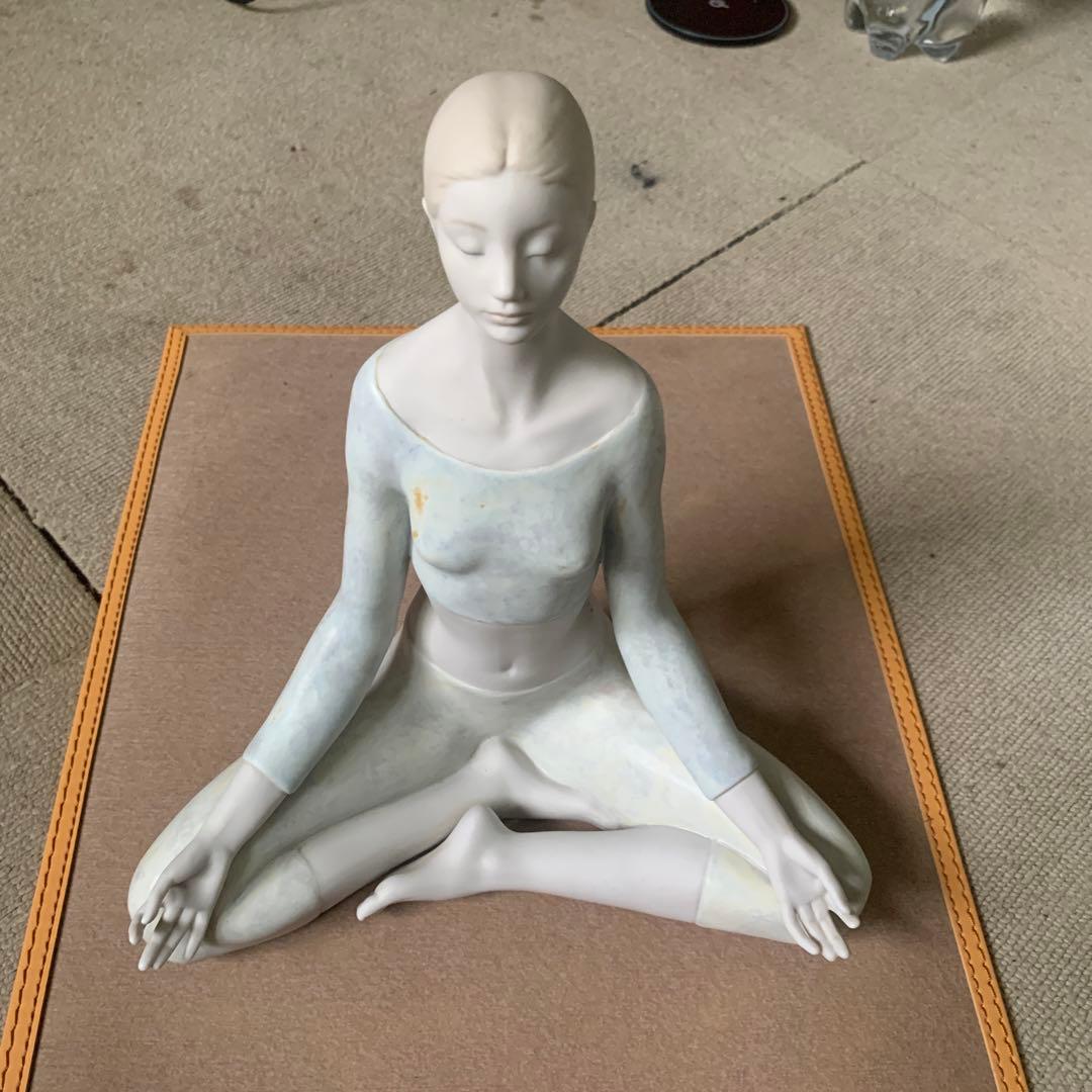 超レア　リヤドロ　ヨガ置物