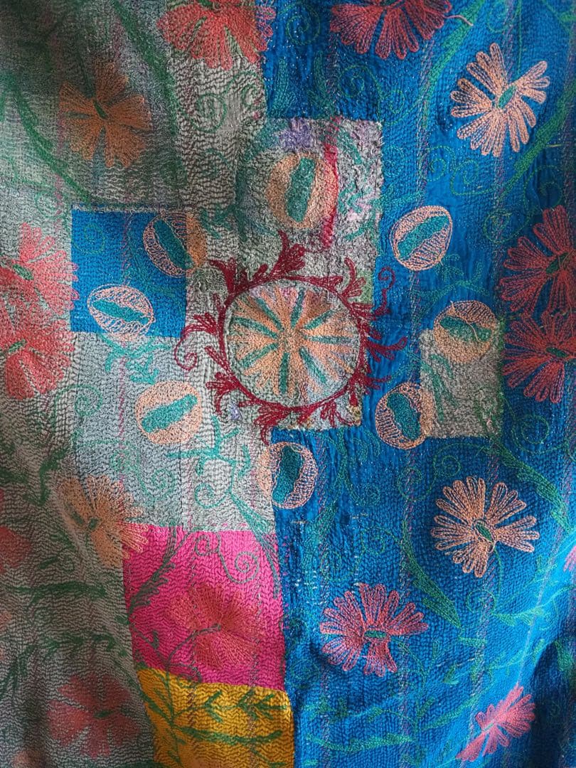 【美品】スザニ刺繍カンタキルト　スザニ刺繍　インド　一点もの