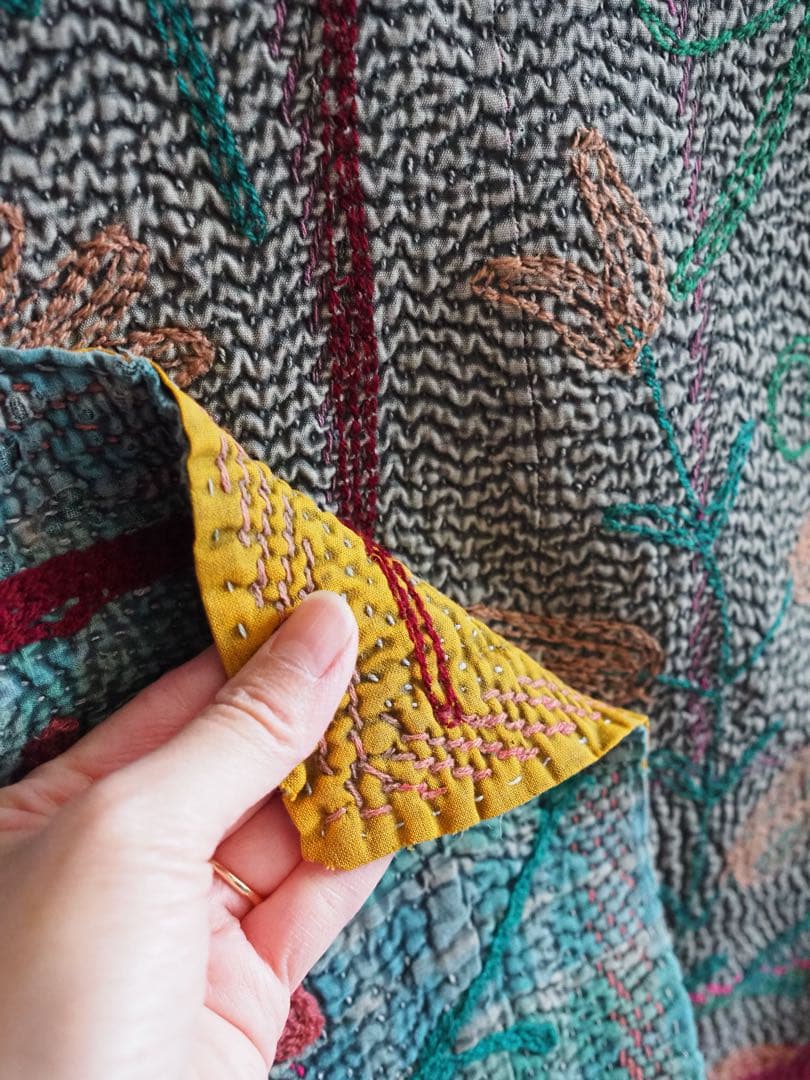 【美品】スザニ刺繍カンタキルト　スザニ刺繍　インド　一点もの