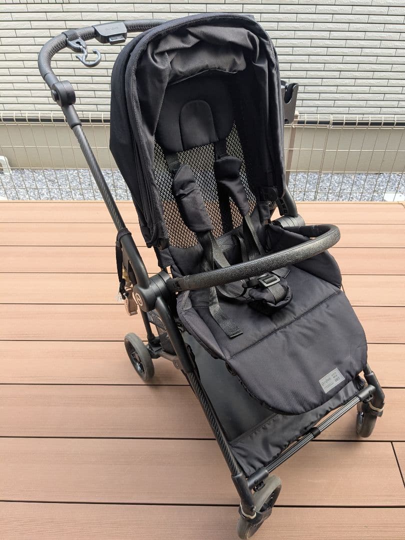 パフ様　cybexメリオカーボン ムーンブラック gold 003