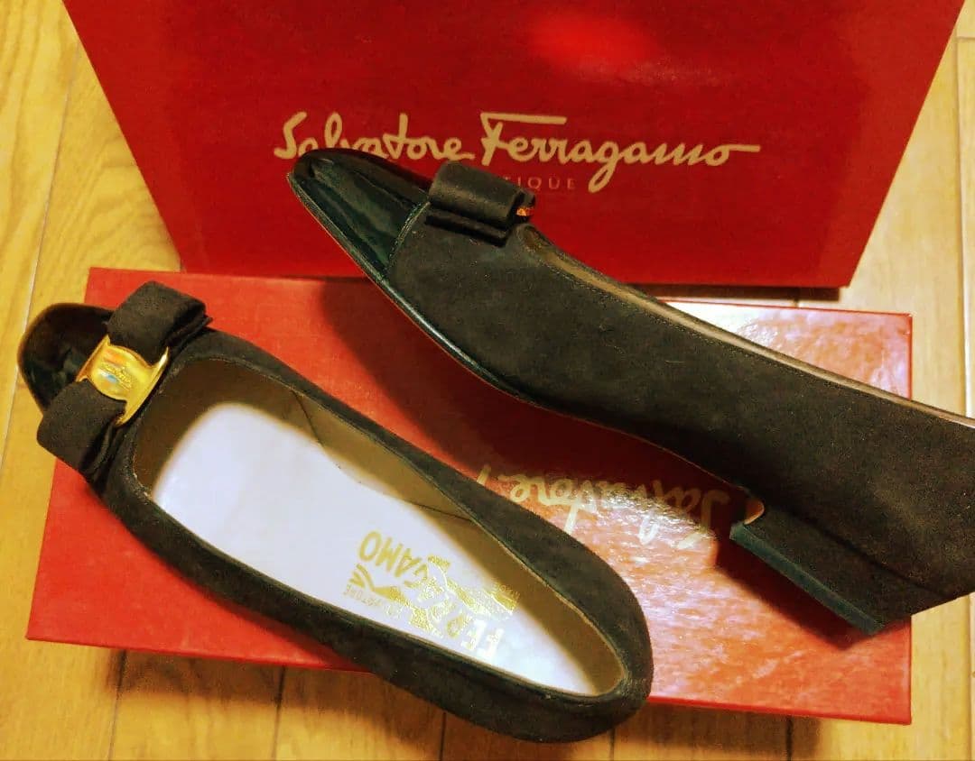 Ferragamo ツーカラー異素材 つま先黒エナメル/茶スエード7C 新品稀