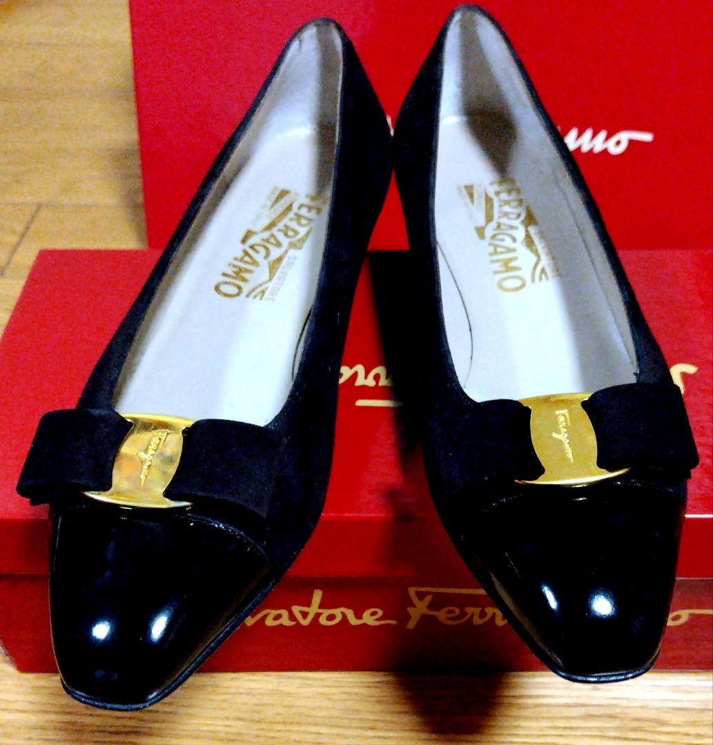 Ferragamo ツーカラー異素材 つま先黒エナメル/茶スエード7C 新品稀