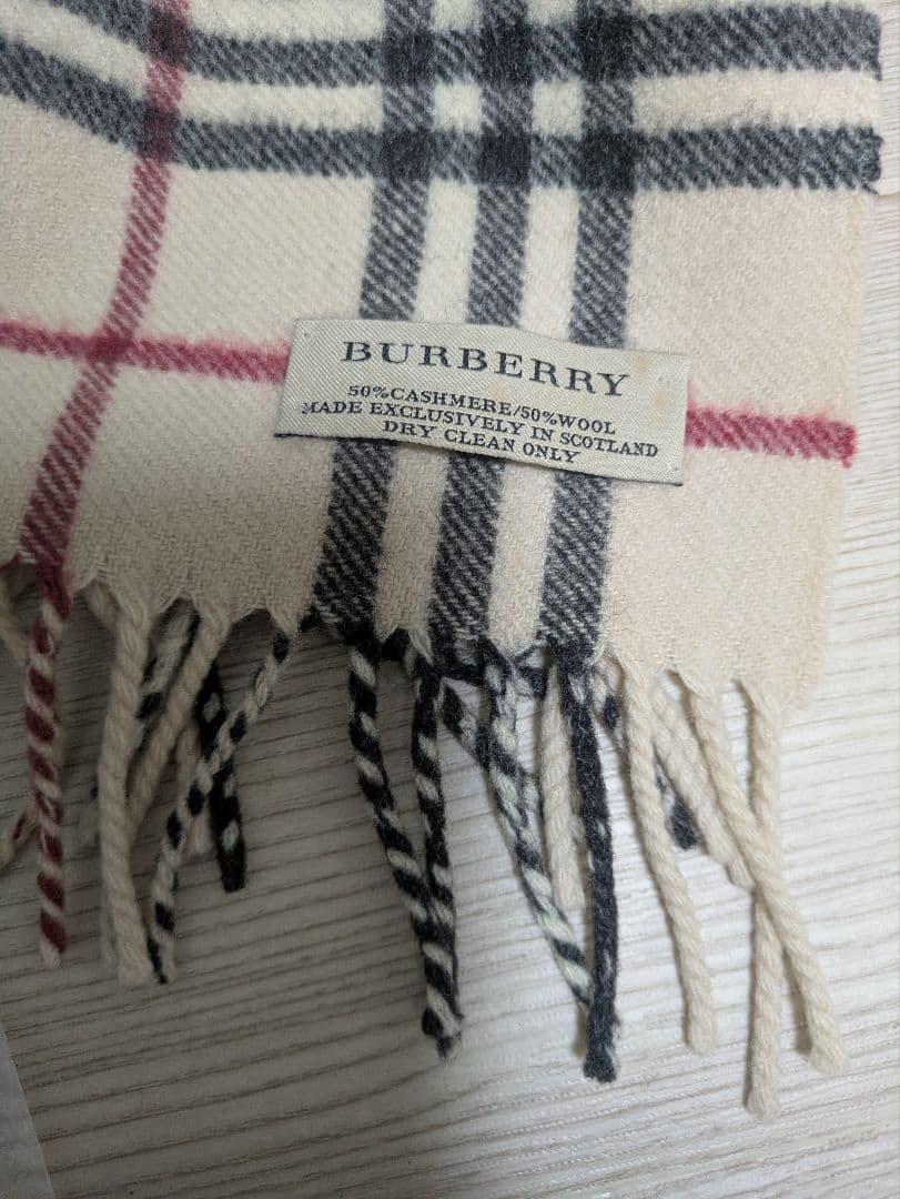ロング暖かいBURBERRY チェック柄マフラー スコットランド製