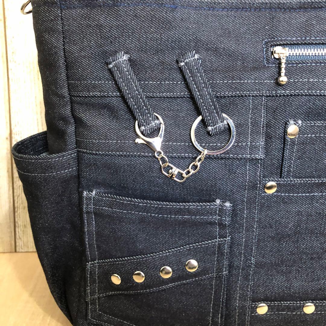 トートバッグ　ハンドメイド　デニムリメイク　ネイビー　底鋲つき【新品デニム】