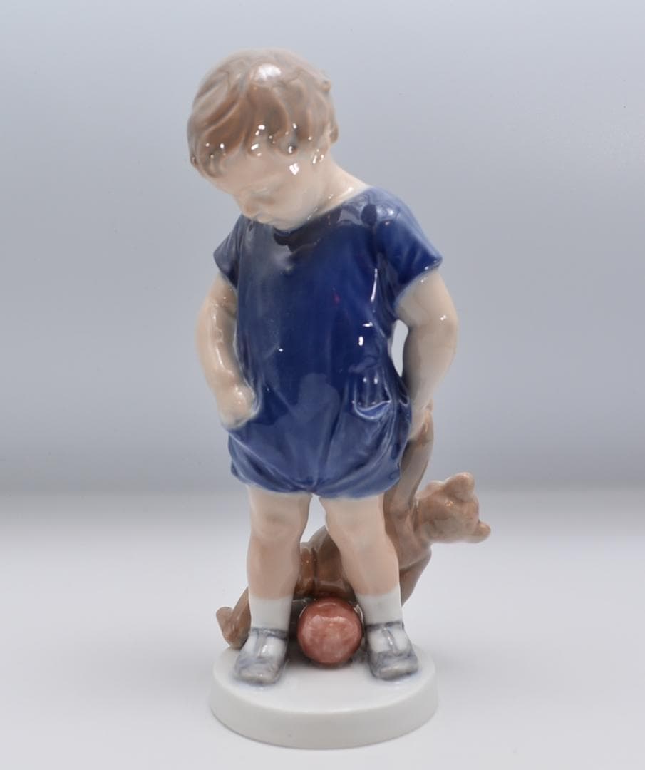 テディベアを持つ少年　＃3468　No.4　★ロイヤルコペンハーゲン　デンマーク