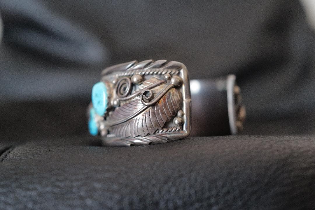 シルバーバングル インディアンジュエリー（ナバホ族 ベアクロー ターコイズ）