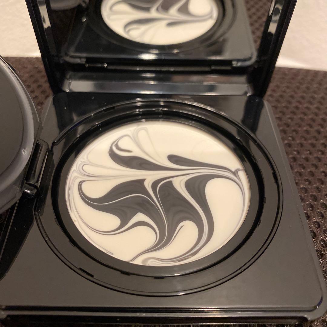 mi♡新品未使用♡ソワンノワール コンパクトクリーム