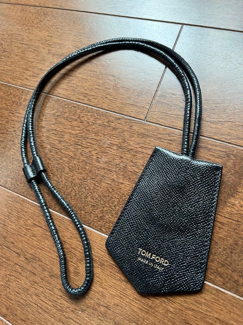 【メルたろうカリ様】TOM FORD レザークロシェット / トムフォード