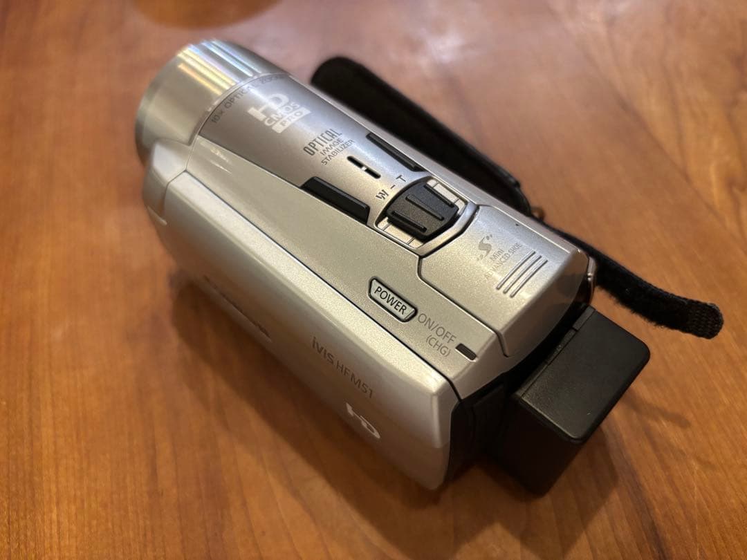 ビデオカメラ CANON ivis HFM51 video camera