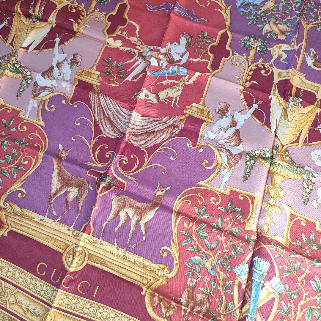 正規品　GUCCI 　グッチ　シルクスカーフ 赤　紫色　大判