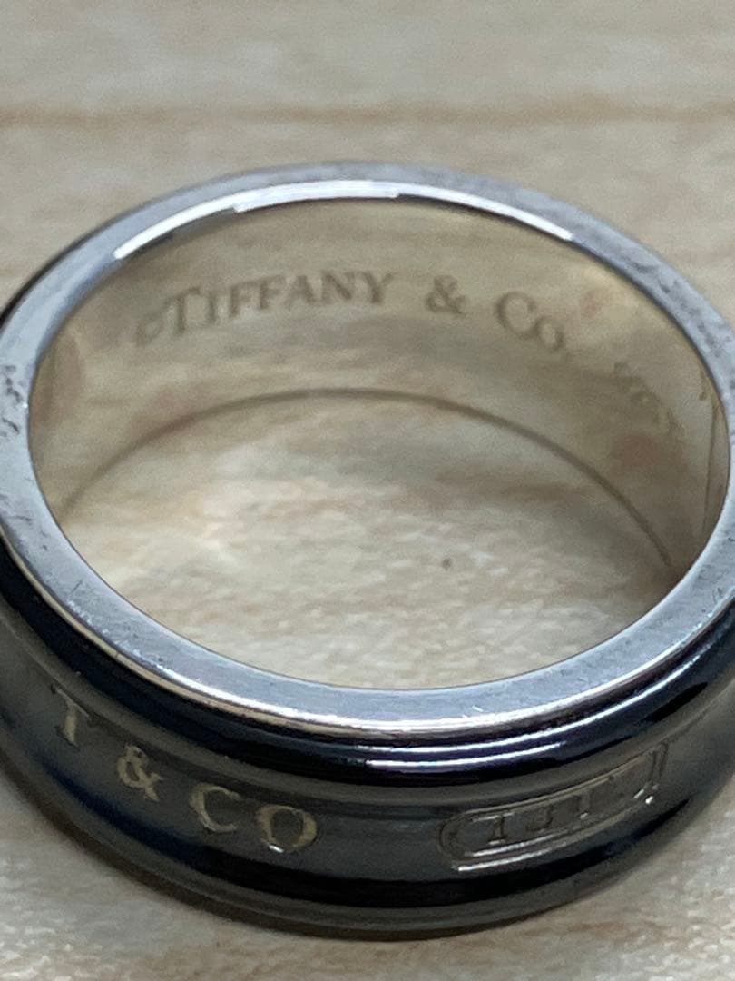 ティファニー 1837 ナロー リング ブラックチタン シルバー 指輪