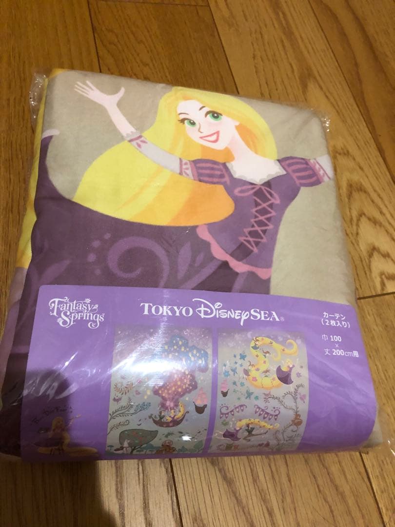 新品　ファンタジースプリングス　ラプンツェル　カーテン　ディズニーシー
