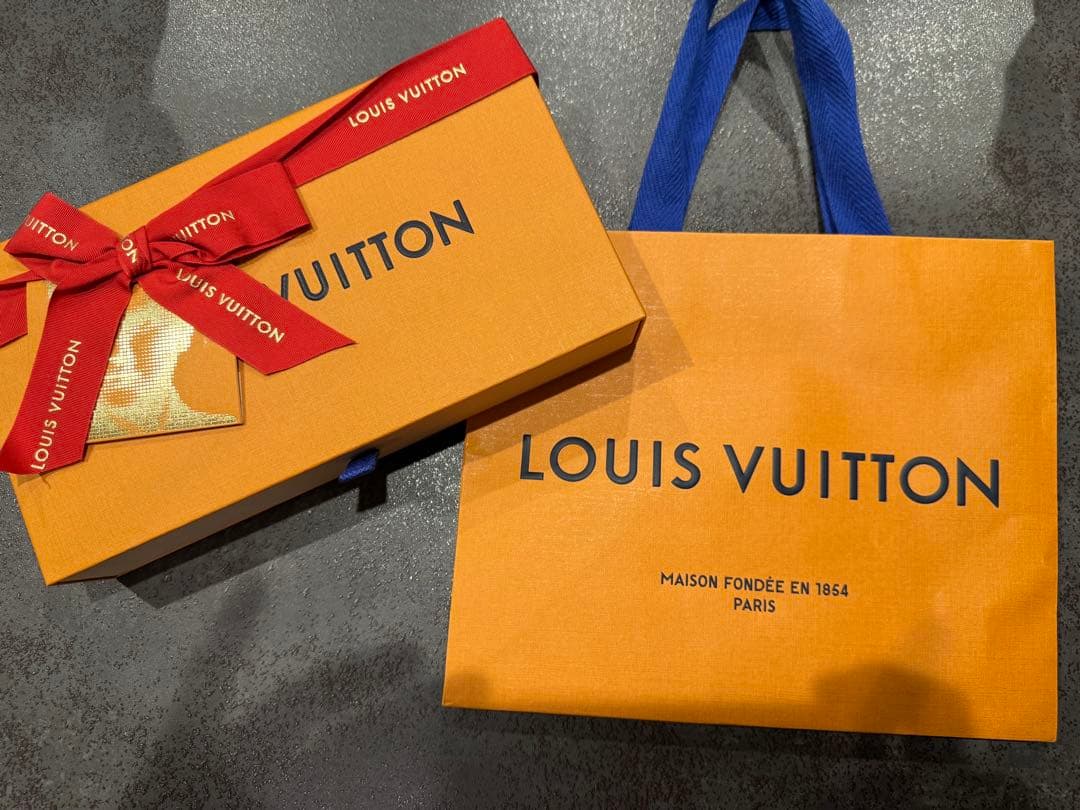 た*者様 ルイビトン エピ長財布