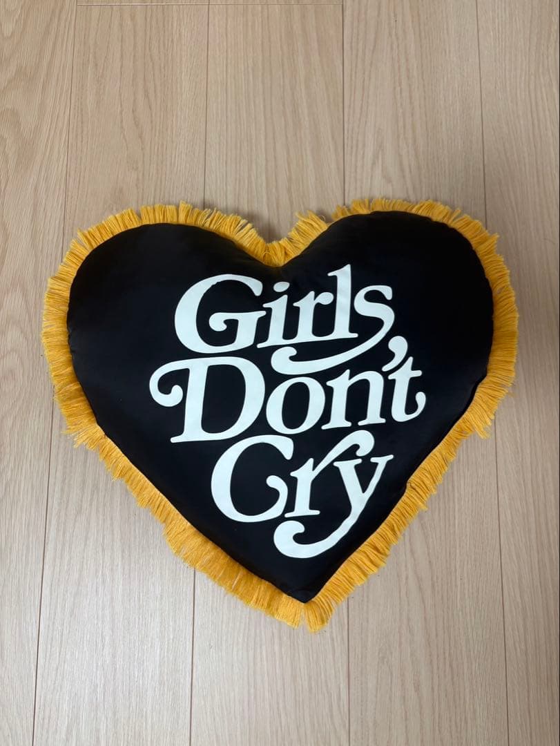 激レア　ハート型クッション Girls Don't Cry Human Made