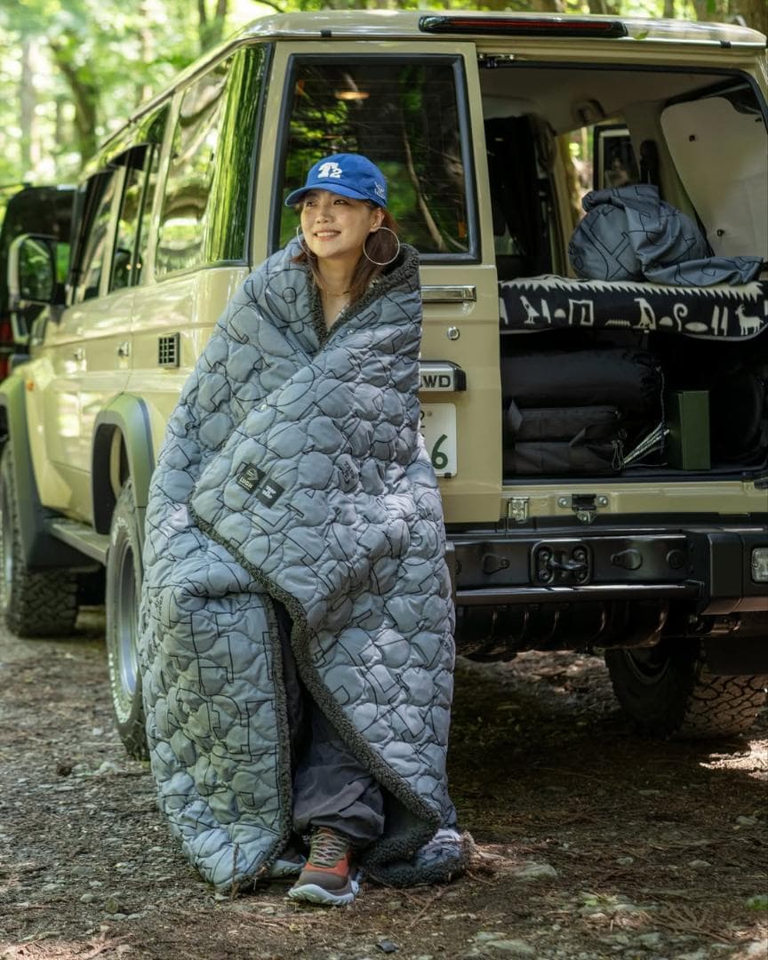 完売品 Large LUGH 魔法瓶ブランケット TARPtoTARP Ver