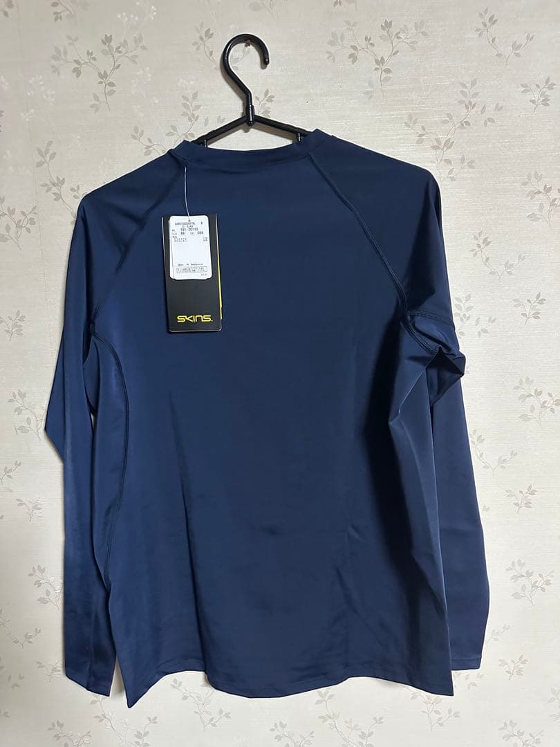 SKINS ネイビー 長袖 トレーニングシャツ Lサイズ