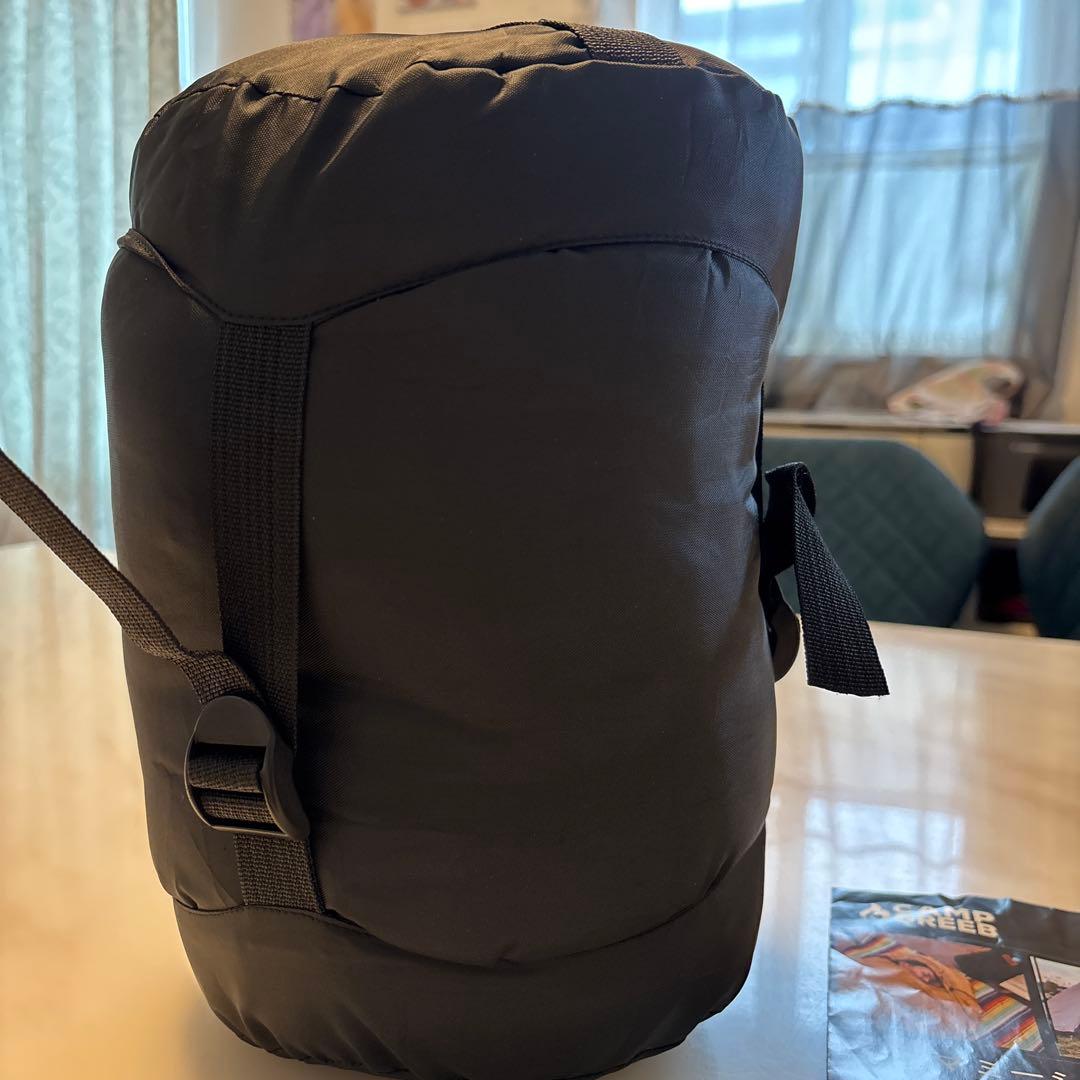 大人気❣️ キャンプグリーブ ダウンシュラフ 秋冬春用 寝袋 ダウン マミー型 黒