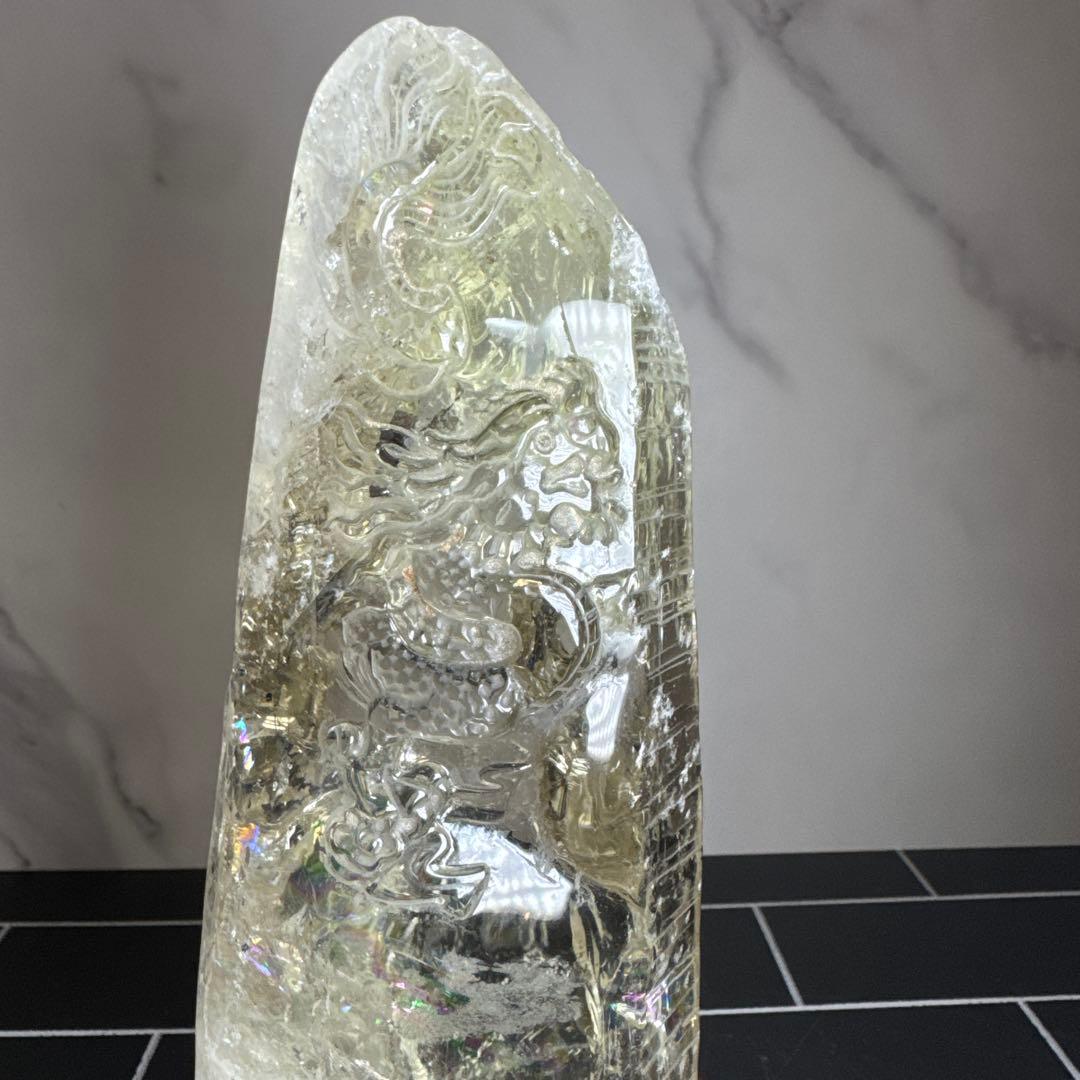 【コレクション】龍彫刻 シトリン原石 747g 高透明 虹入り 台座付