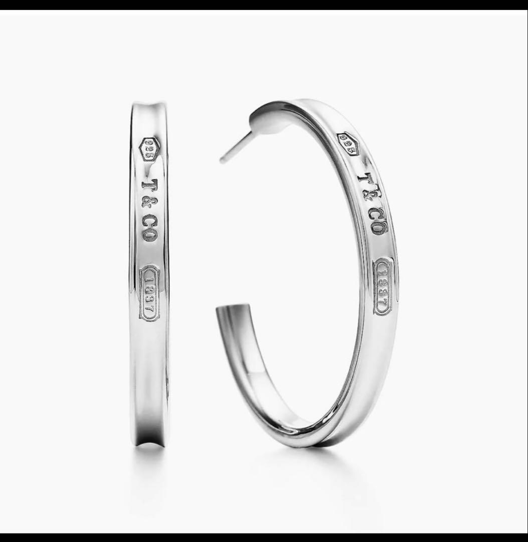 ティファニーのフープピアス