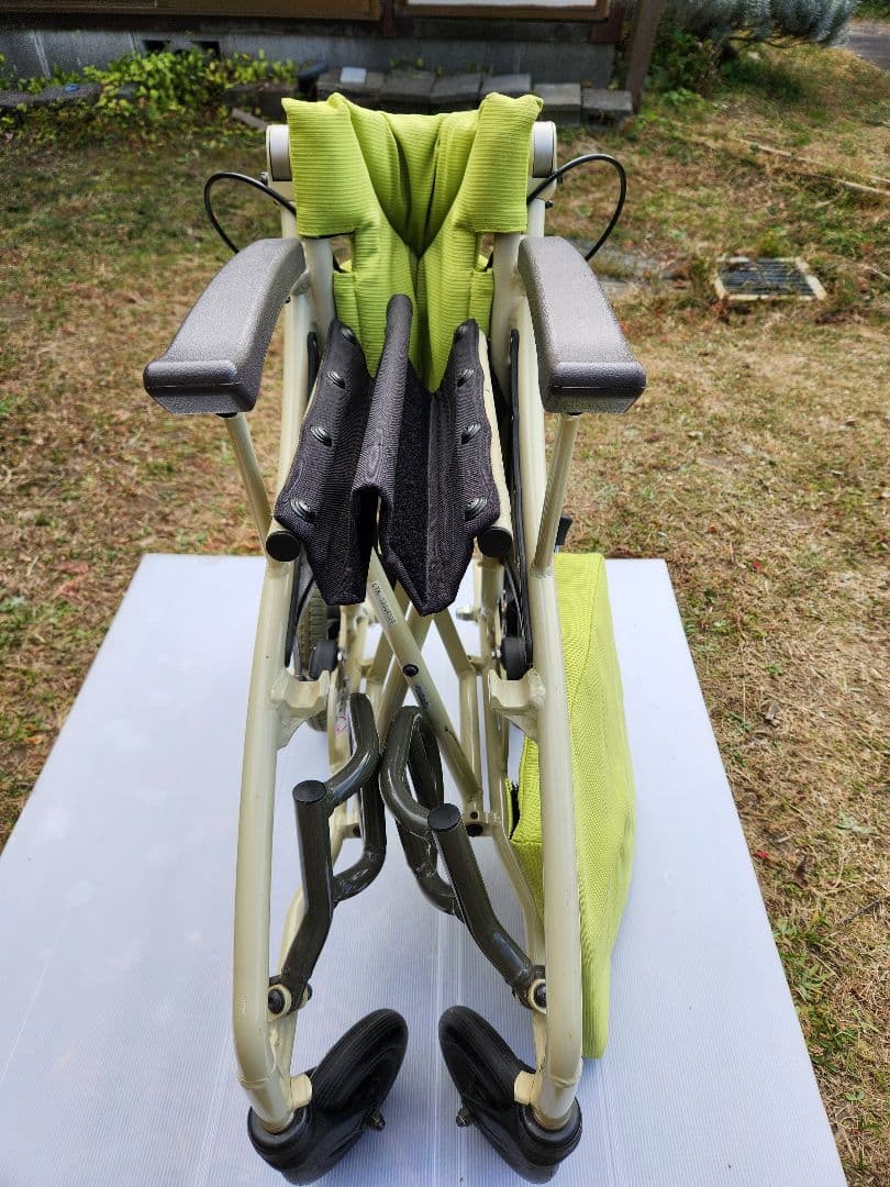 介助用車椅子 コンパクト