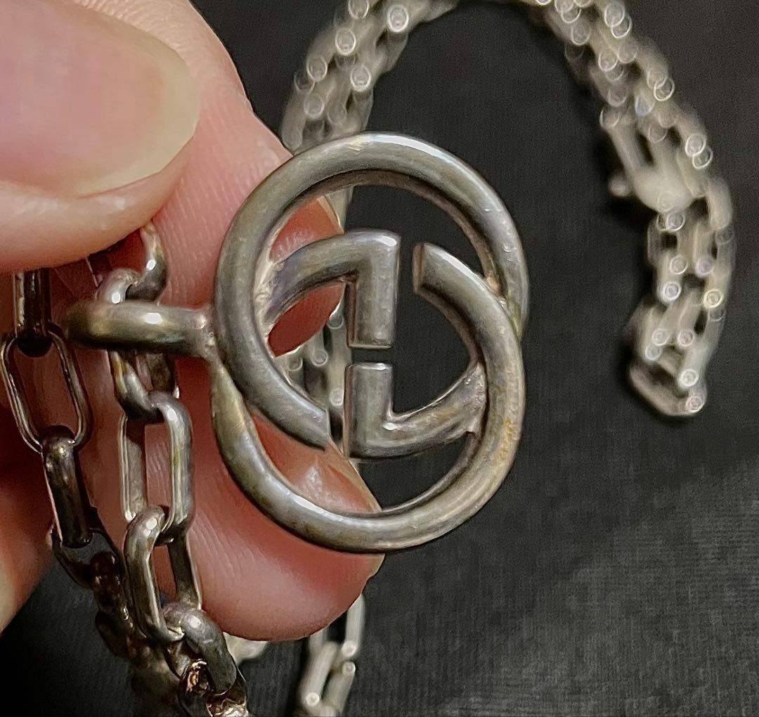 Gucci シルバーブレスレット ロゴチャーム