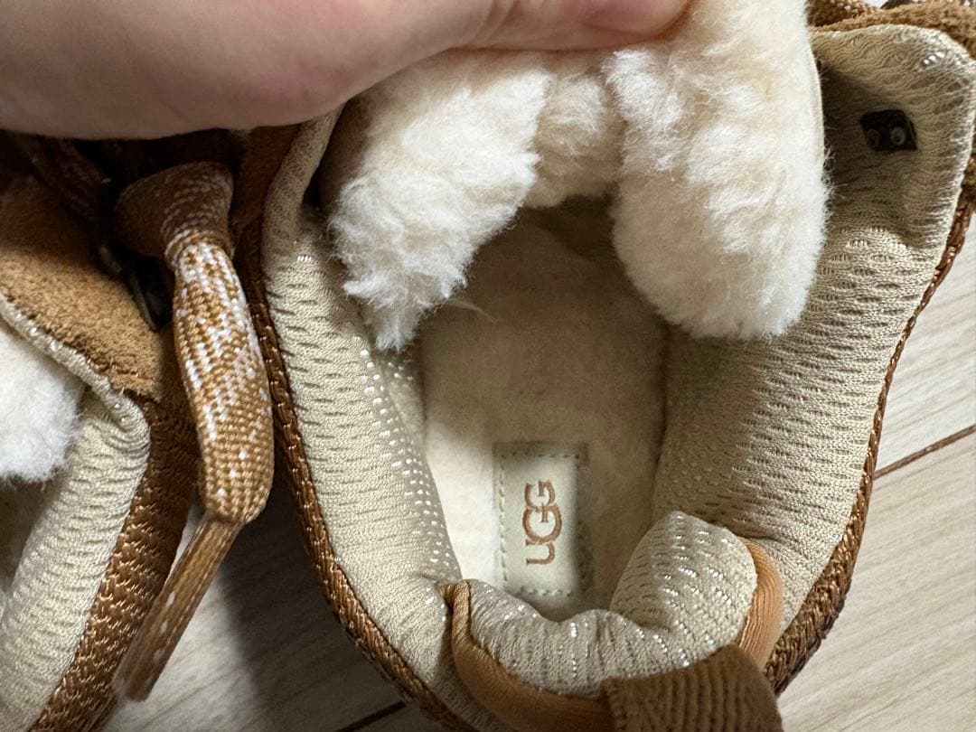 UGG Lowmel スニーカー 23.5cm