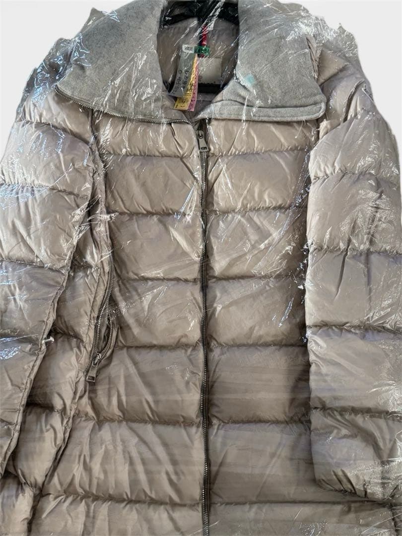 MONCLER レディース　ダウン