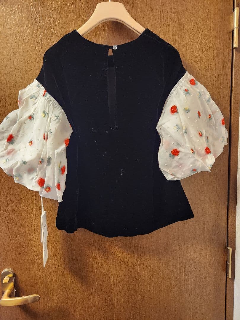 SIIILON♡フリル付きバルーンスリーブトップス