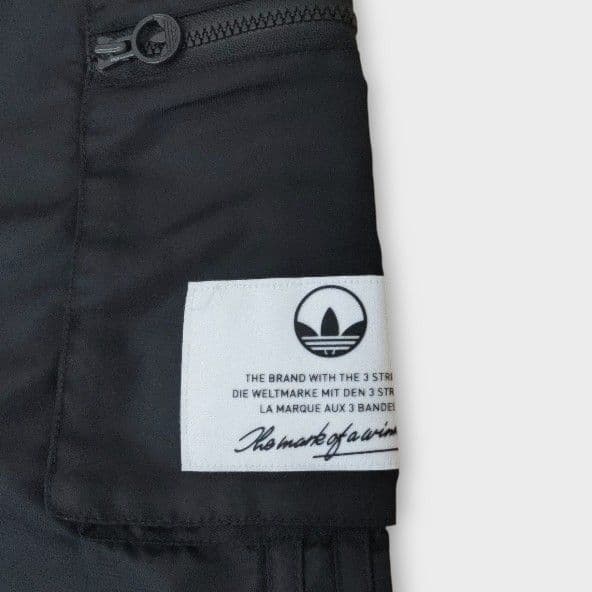 美品✨adidas　アディダス　パンツ　ブラック　М