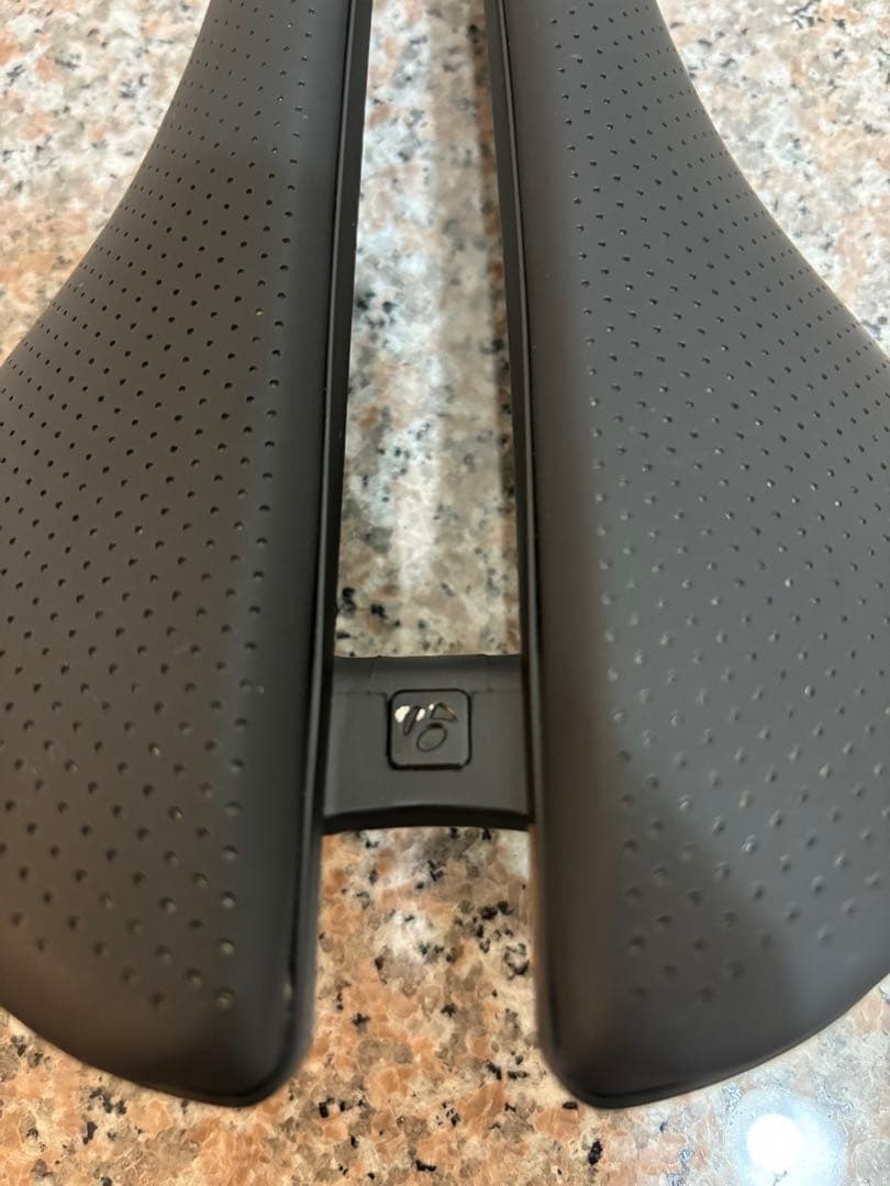 BONTRAGER AEOLUS PRO 145mm カーボンレールサドル