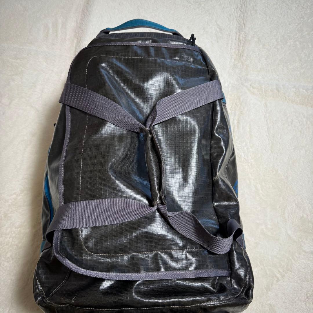 人気パタゴニア　ブラックホール ウィールド ダッフル 40Lグレー