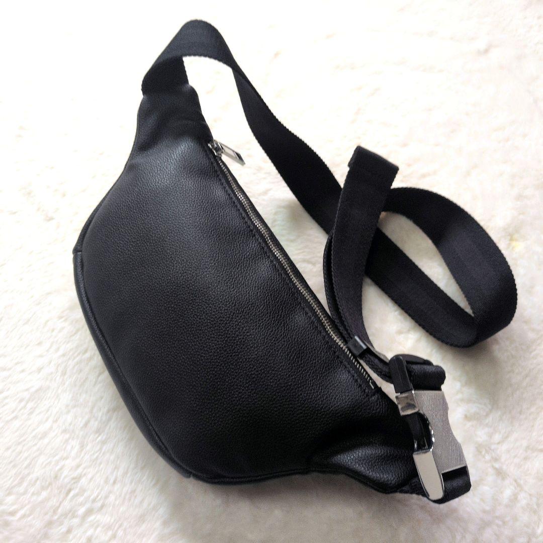 【極美品】HUGO BOSS ショルダーバッグ 斜め掛け ブラック ボディバッグ