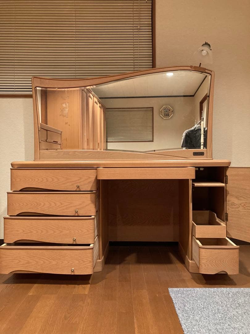 ナチュラルウッド ドレッサー　波型ミラー　引出し全面桐　鏡の幅123㎝