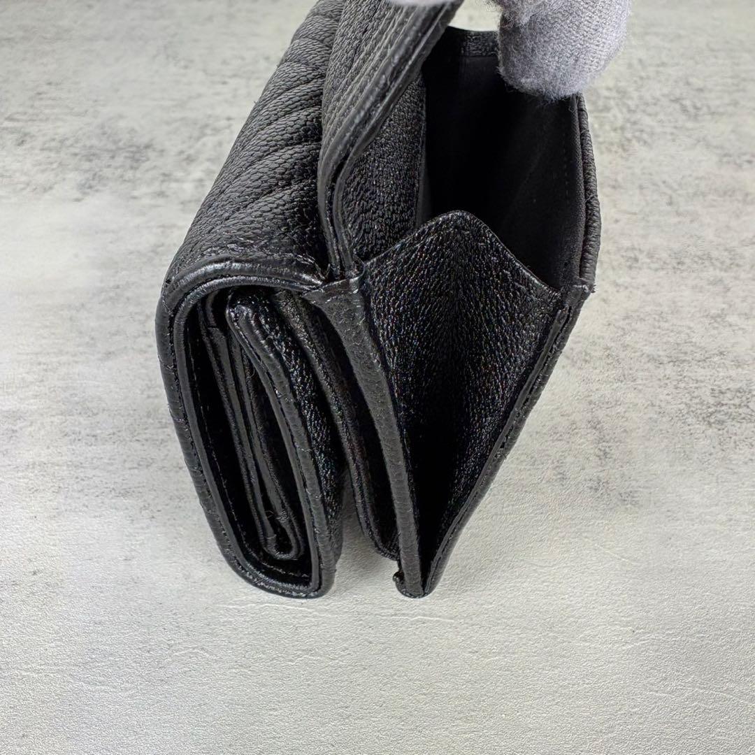 CHANEL ボーイシャネル　キャビアスキン　三つ折り財布