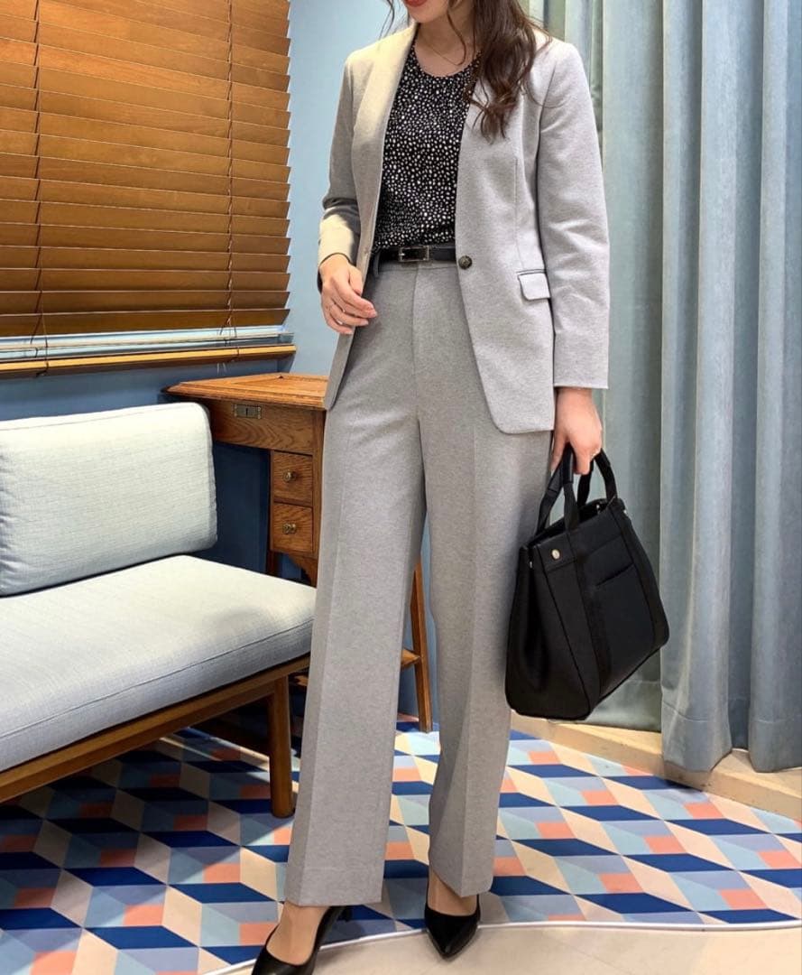 新品 アオキ⭐️ジュンコシマダ カルゼジャージー ノーカラーセットアップスーツ