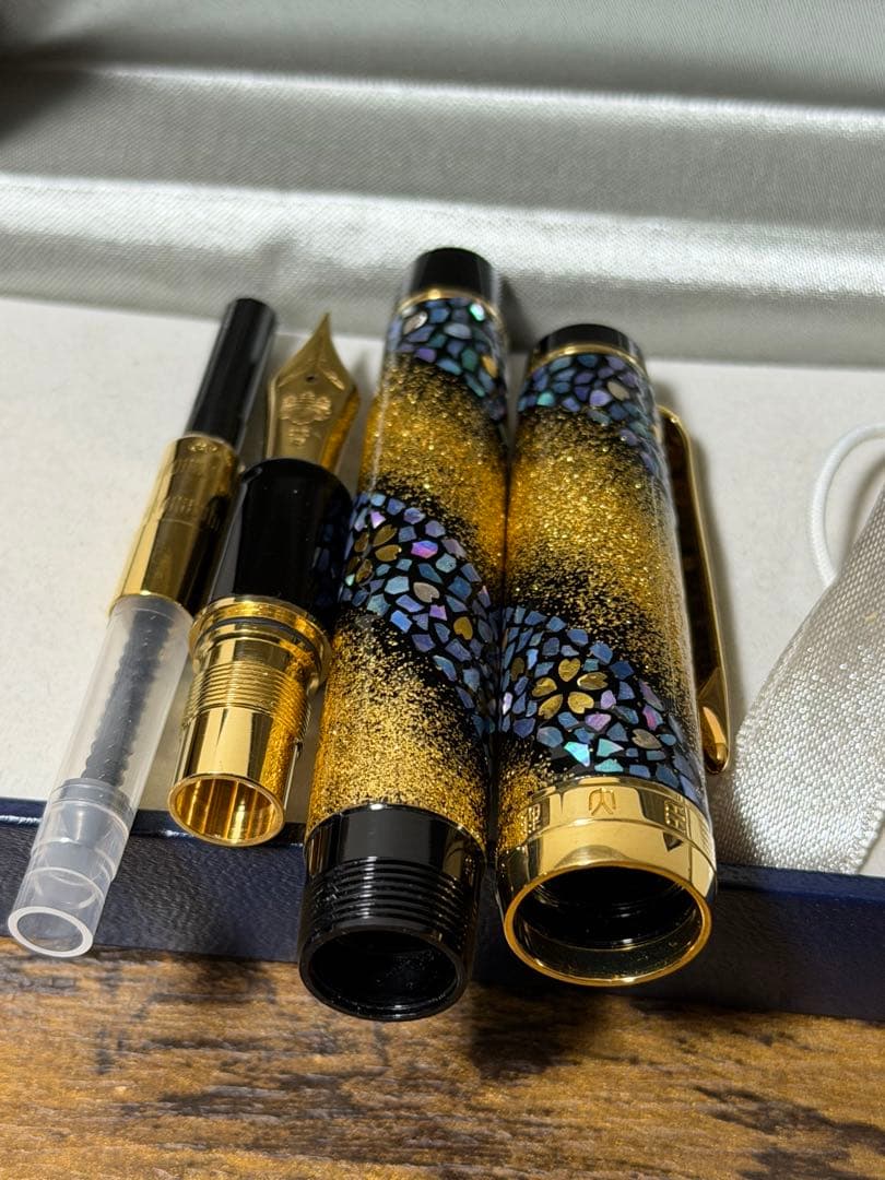 新品未使用　内閣総理大臣　特別慰労品 螺鈿蒔絵 桜流れ セーラー　万年筆　M