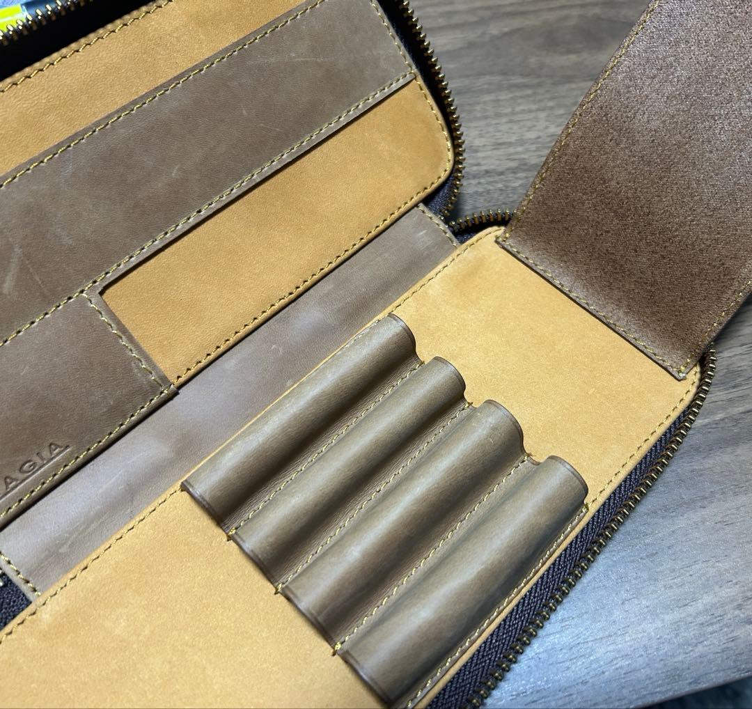 バハギアペンケース　ブラウン