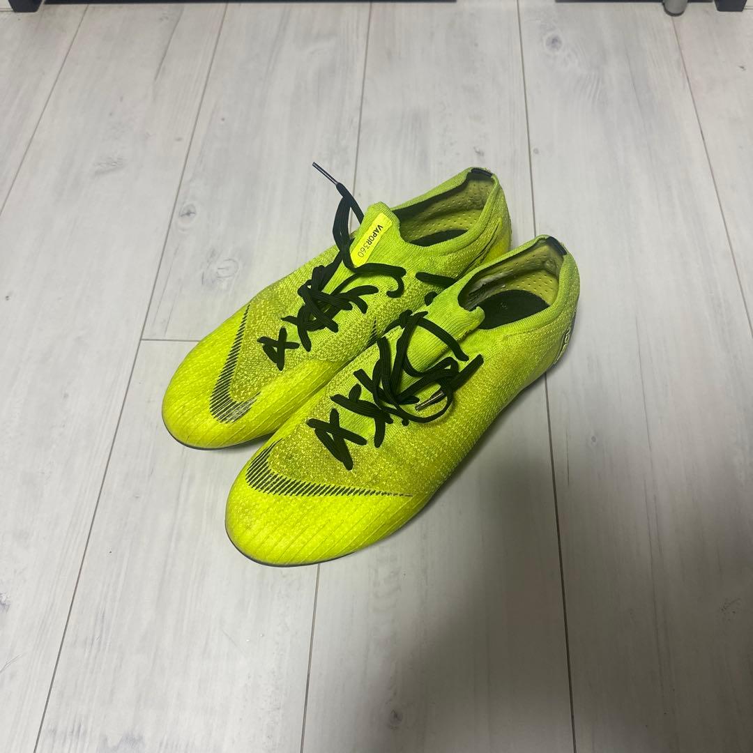 ナイキマーキュリアル取替式(トップモデル)