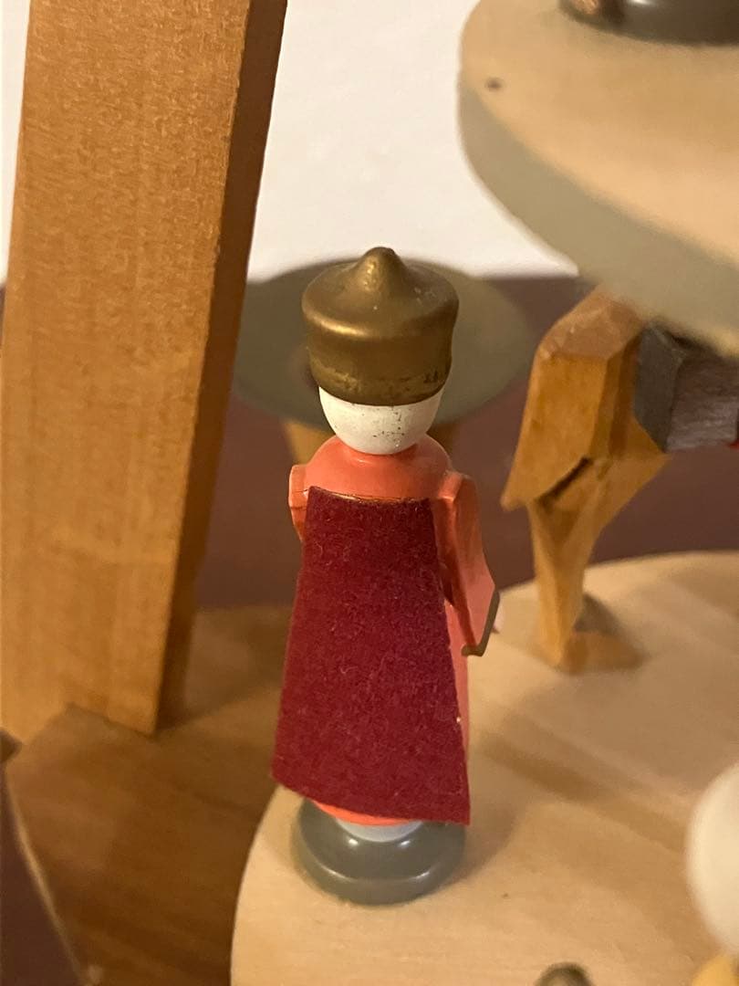 木製クリスマスピラミッド フィギュア付き