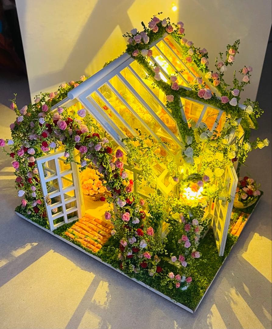 ミニチュアドールハウス大きな薔薇のアーチのローズガーデン イングリッシュガーデン