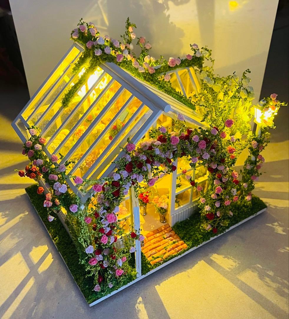 ミニチュアドールハウス大きな薔薇のアーチのローズガーデン イングリッシュガーデン