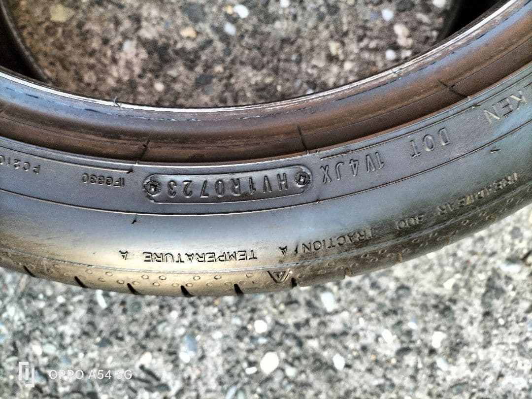 FALKEN　AZENIS FK520L タイヤ 4本セット 中古品