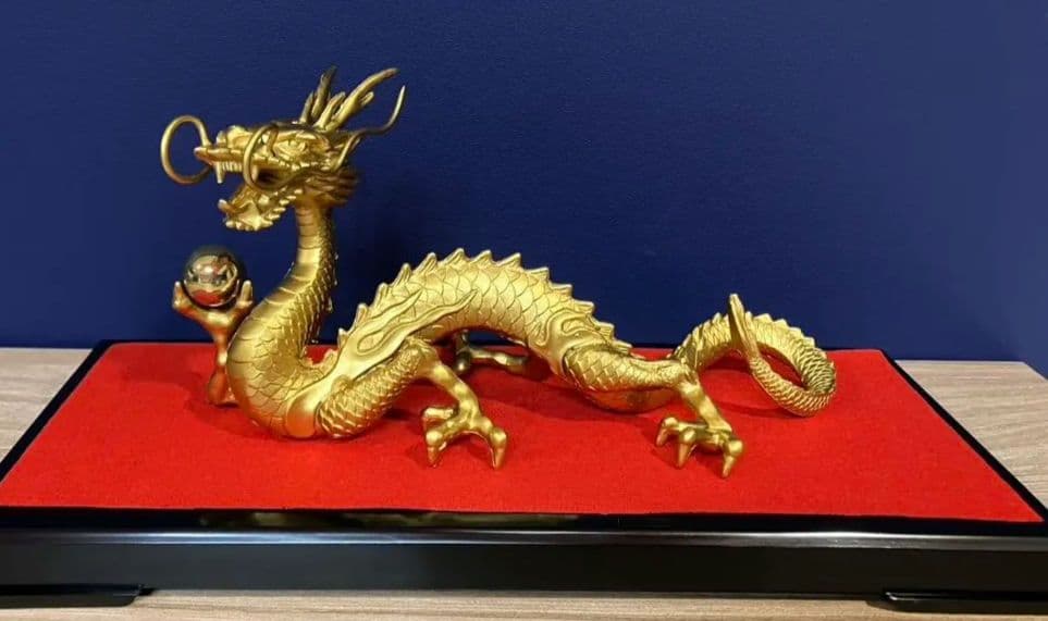 セール！開運龍　金の龍　金の開運龍　龍置物