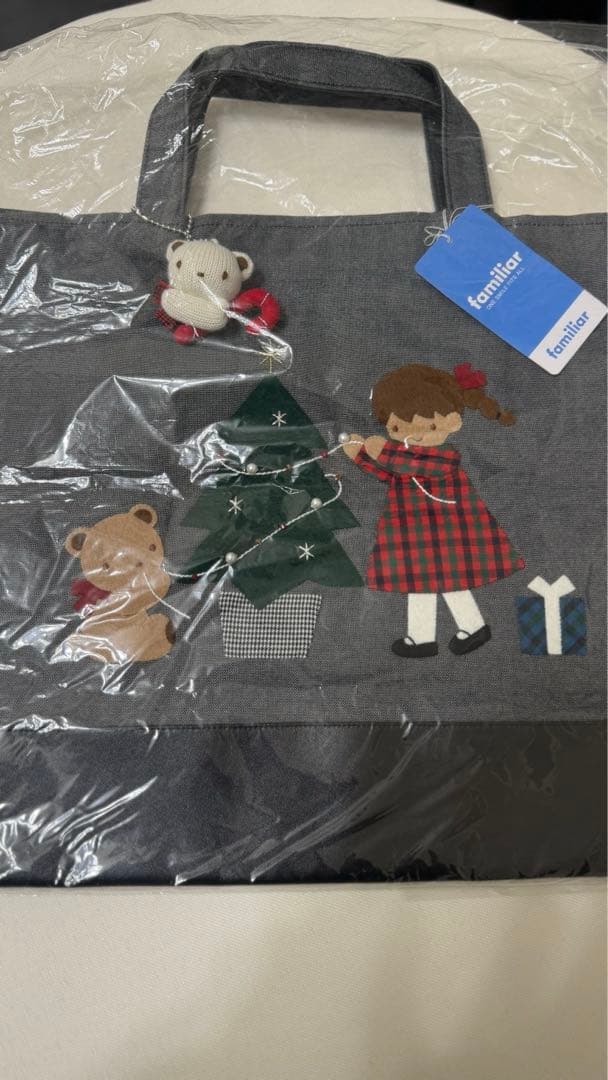 【新品・未使用】チャーム付き　ファミリア　デニムバッグ(黒) クリスマス