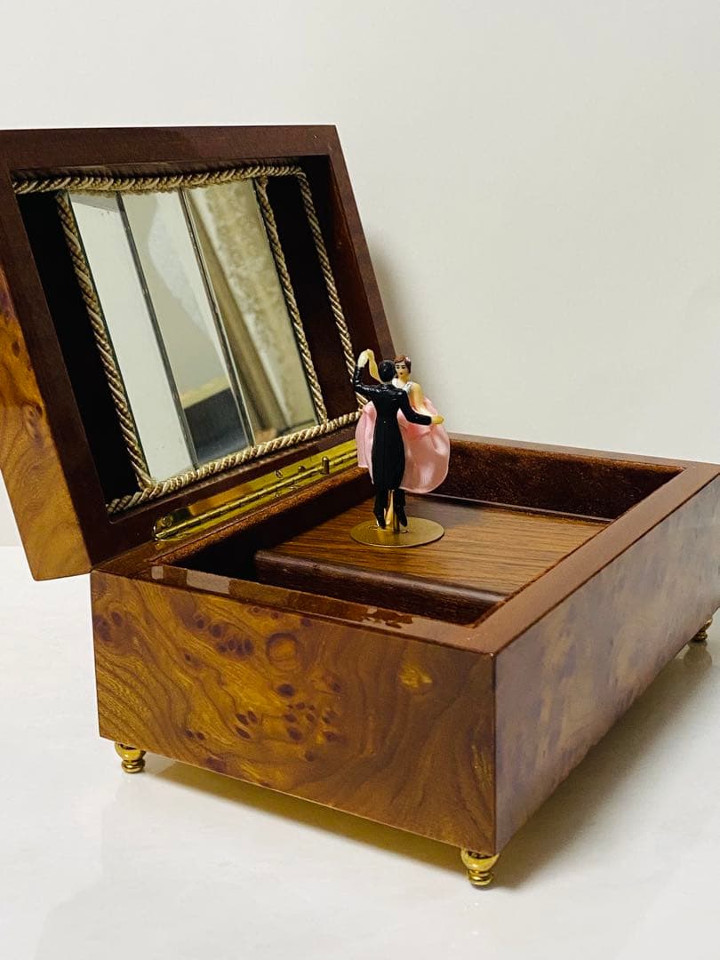 【 希少 】REUGE ダンシングカップルオルゴール付き ジュエリーボックス