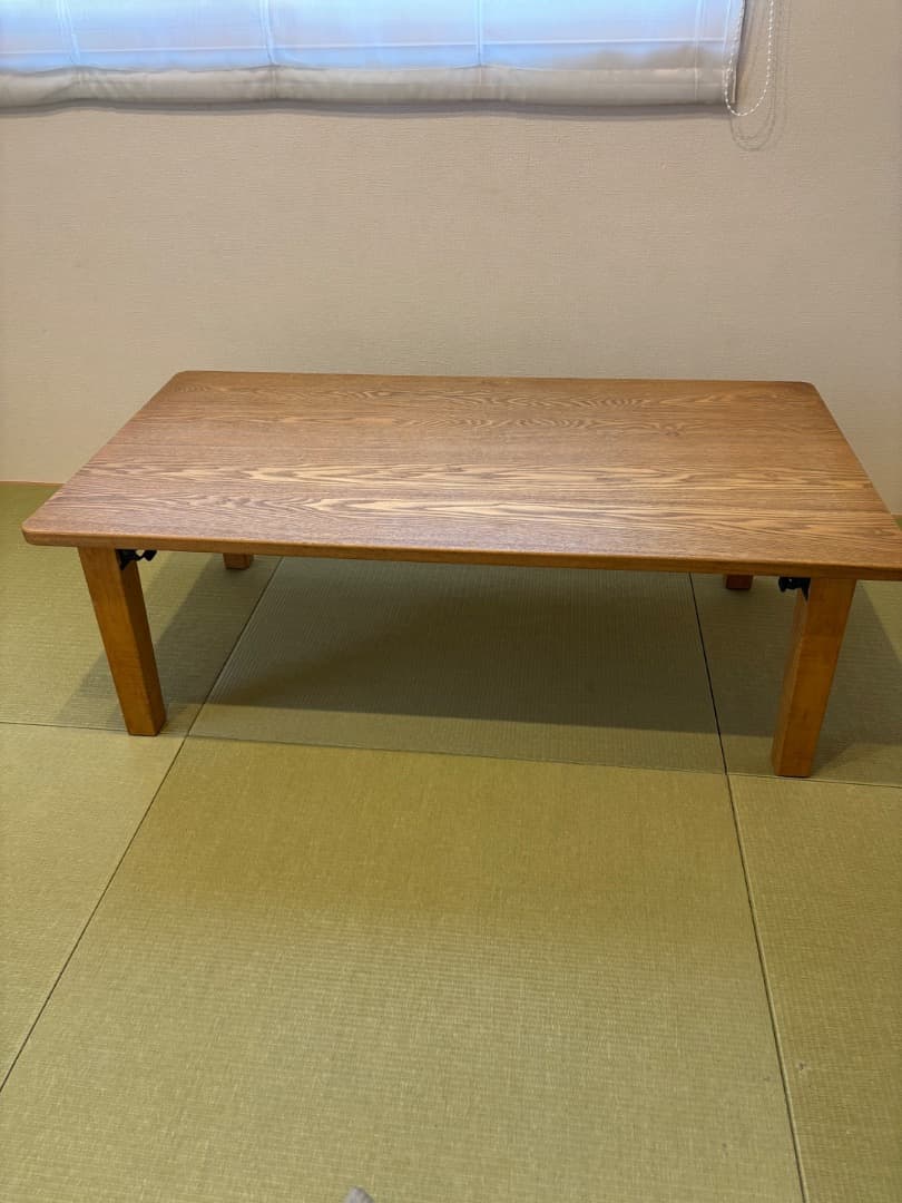 折れ脚のローテーブル