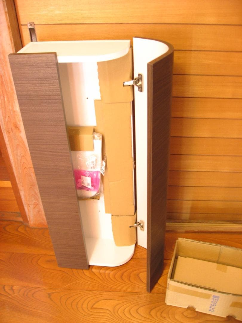 新品 TOTO コーナー収納キャビネット UGW301S ブラウン トイレ収納