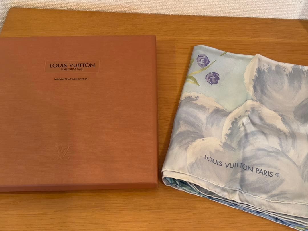 LOUIS VUITTON ヴィトン シルク大判スカーフ 水色 乗り物 箱あり
