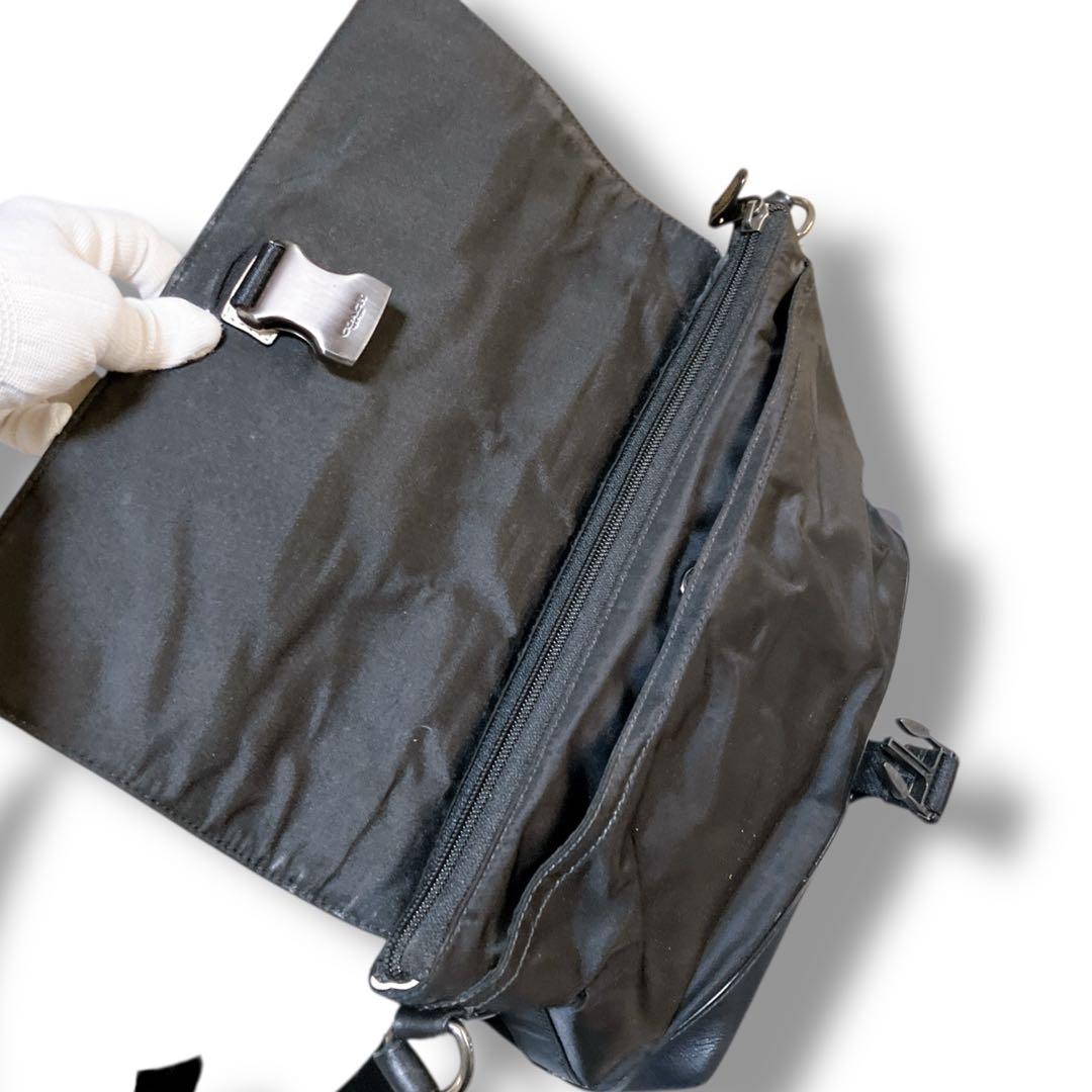 コーチ 斜め掛け可 パンチングフラップ メッセンジャーバッグ ブラック ベージュ