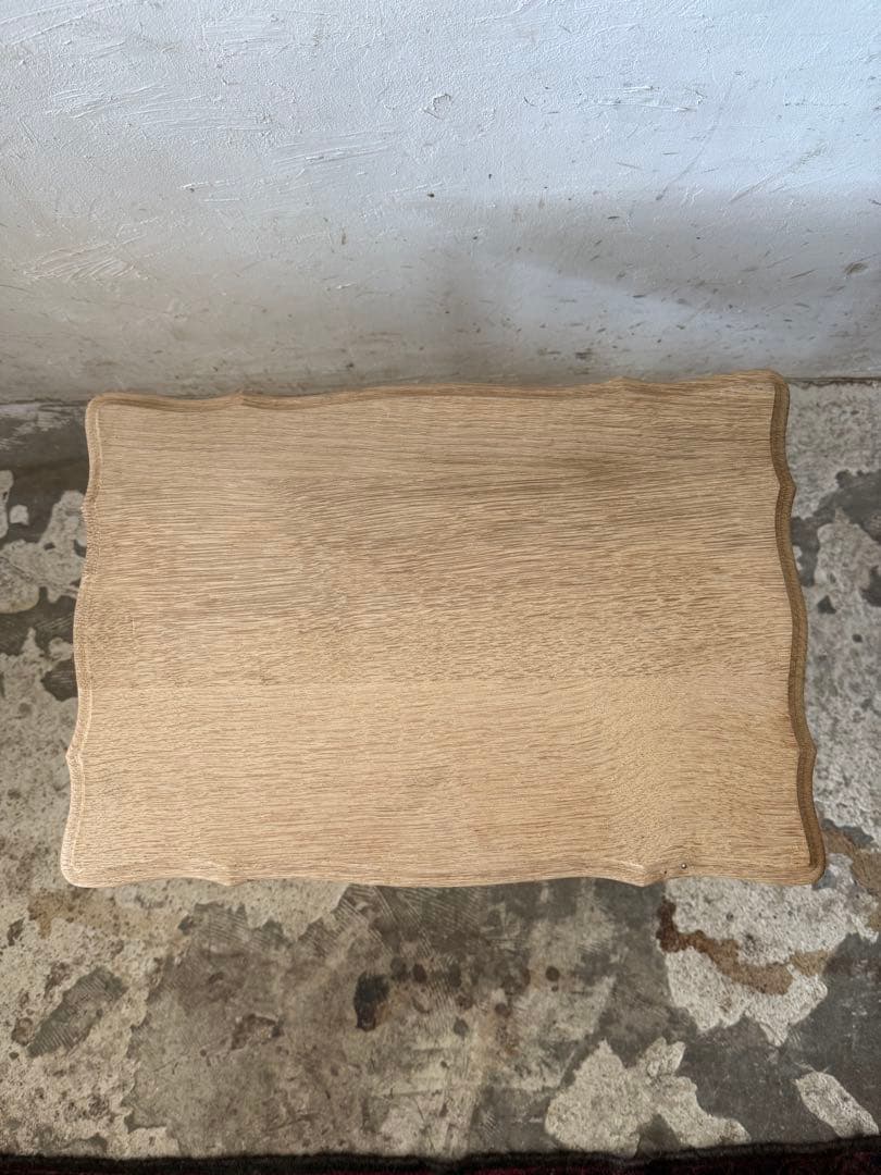 ビンテージ　サイドテーブル 花台 ベッドサイドテーブル　中　猫脚　剥離